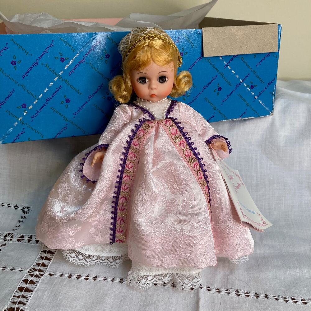 Vintage 90s Madame Alexander 8" Maid Marian Wendy #492 (1990) EUC w/Box